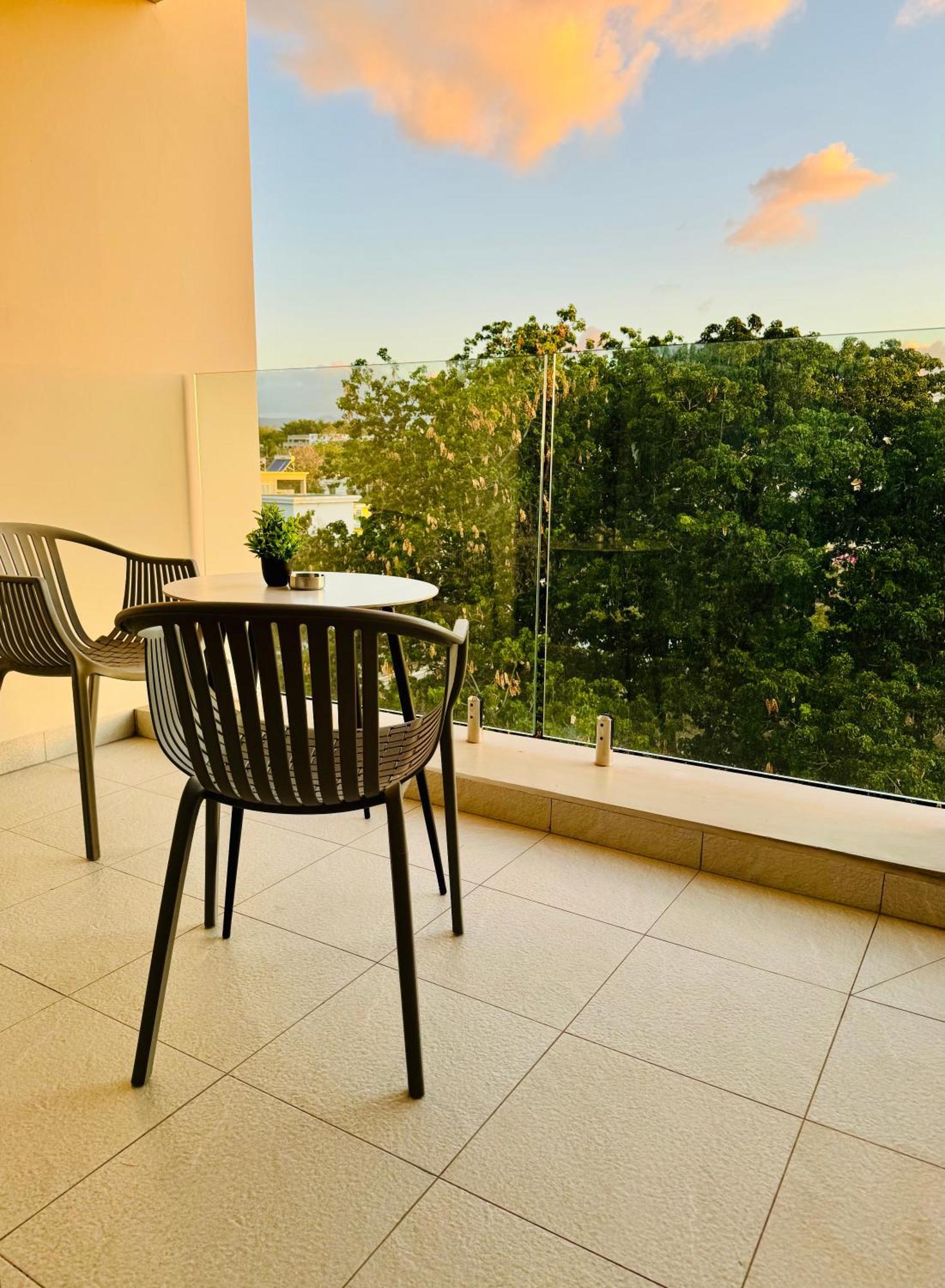 Modern Flat In Flic En Flac-Walk To The Beach Esterno foto